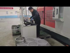 गोलाकार रोलर बीयरिंगों का परिशुद्धता परीक्षण किया जा रहा है